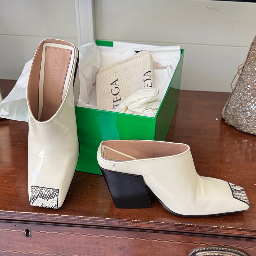 Bottega Veneta Ventura Python Mules with Black Block Heel 37/7